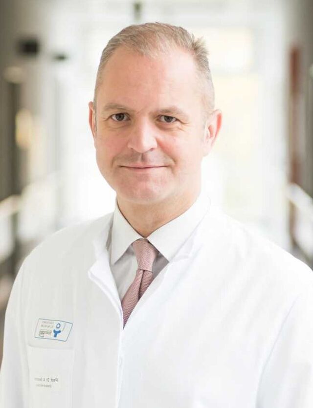 Arzt Dermatologe Christian Grübel